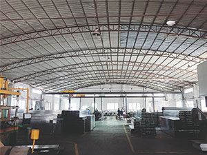 富騰鋁方通生産車間